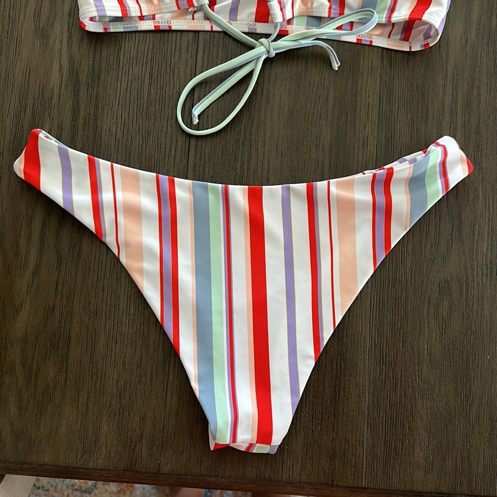 Colorful striped bikini - Picture 4 of 7